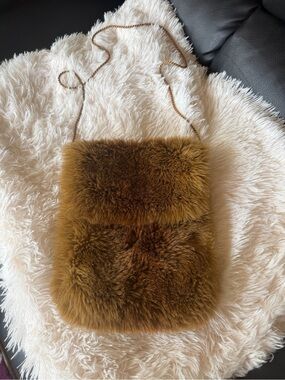 ISDA&CO. Faux Fur Crossbody Bag in Chestnut Brown